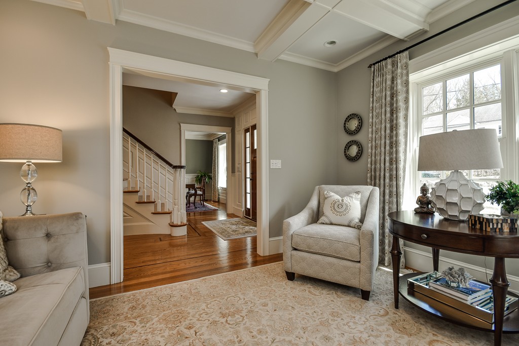 82 Pilgrim Road Wellesley, MA 02481 - Photo 4 of 28