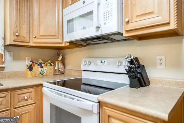 $475,500 | 2574 Lower Hartley Bridge Road, Byron, GA 31008