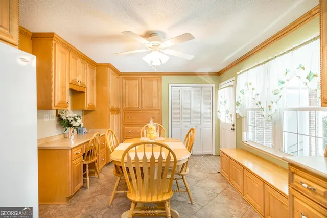 $475,500 | 2574 Lower Hartley Bridge Road, Byron, GA 31008