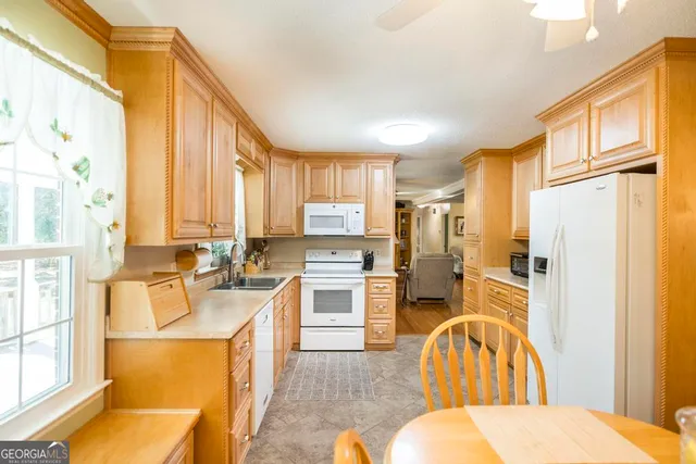 $475,500 | 2574 Lower Hartley Bridge Road, Byron, GA 31008