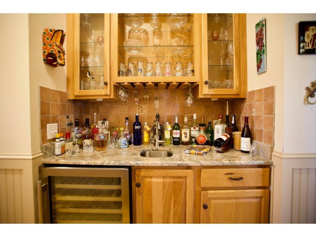 415 Church Road Fall Branch, TN 37656 - Photo 13 of 36 Butler Pantry Wet Bar