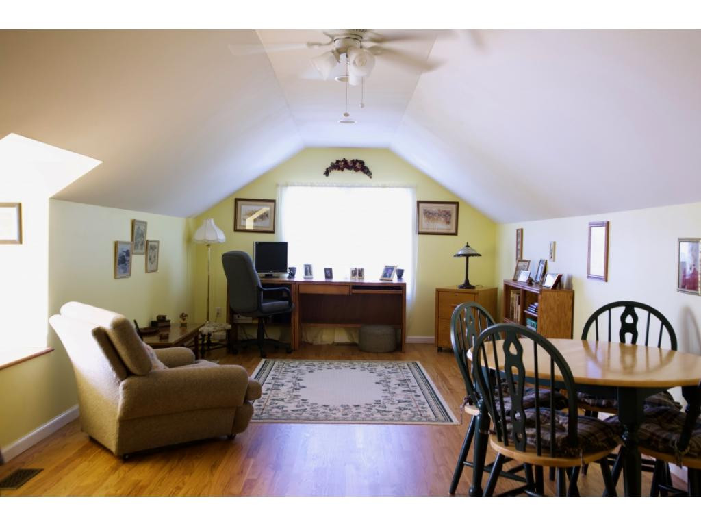 415 Church Road Fall Branch, TN 37656 - Photo 26 of 36 Upstairs Bonus