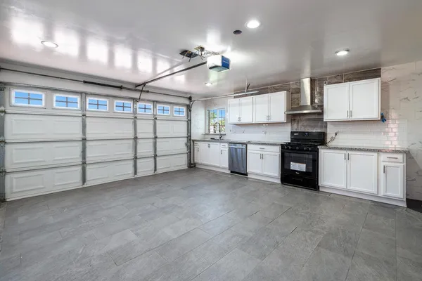 a view of a garage
