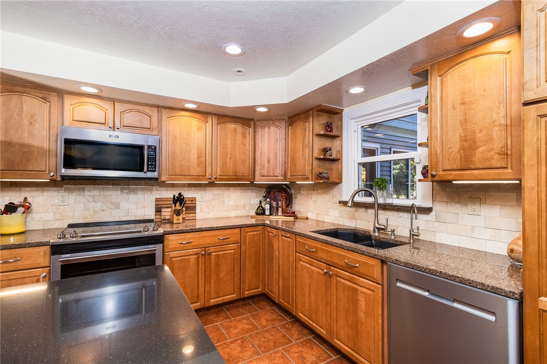 18421 Chief Road Charleston, IL 61920 - Photo 11 of 47