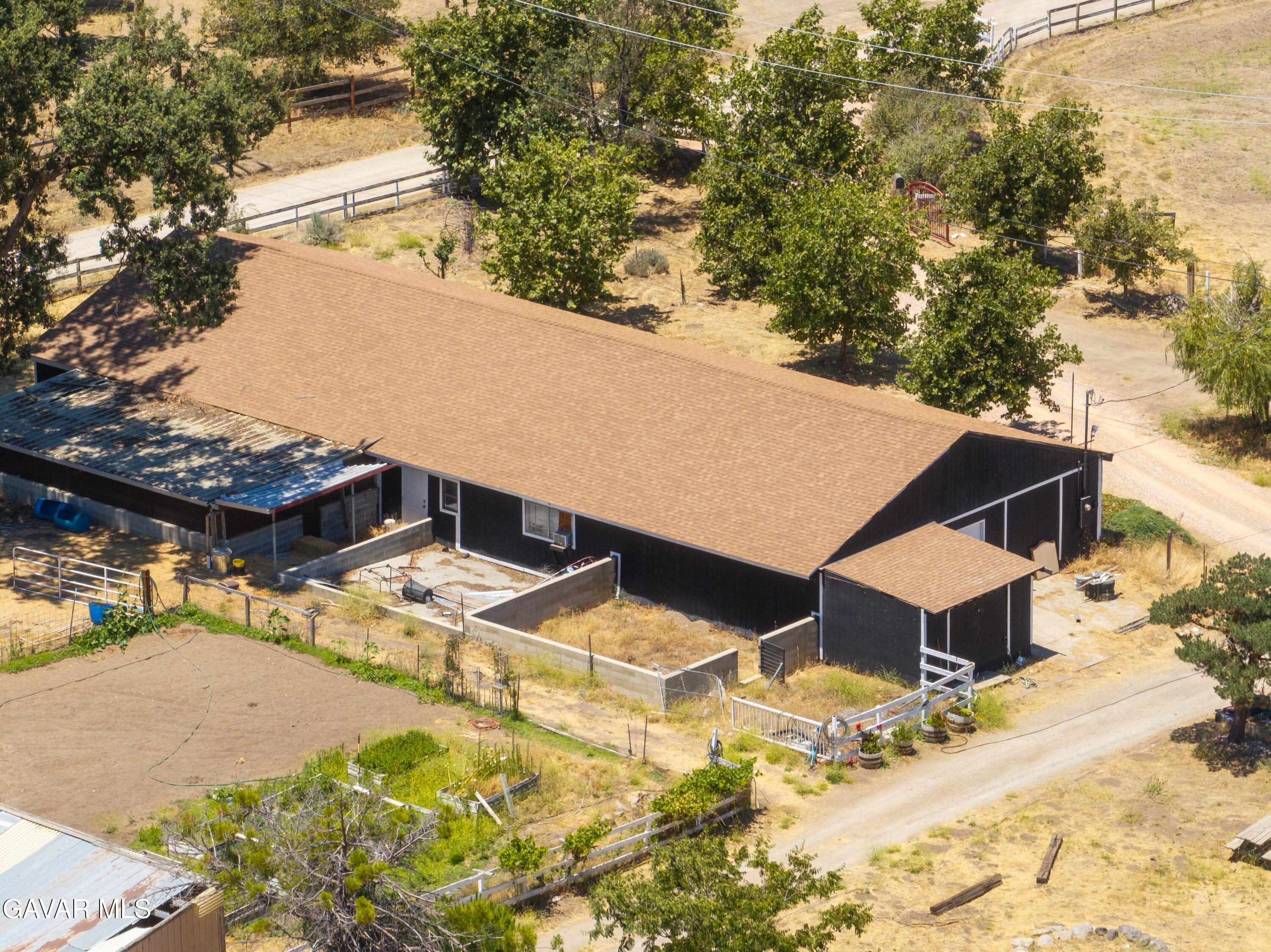 18518 Pellisier Road Tehachapi, CA 93561 - Photo 17 of 32 09-DJI_0466-HDR