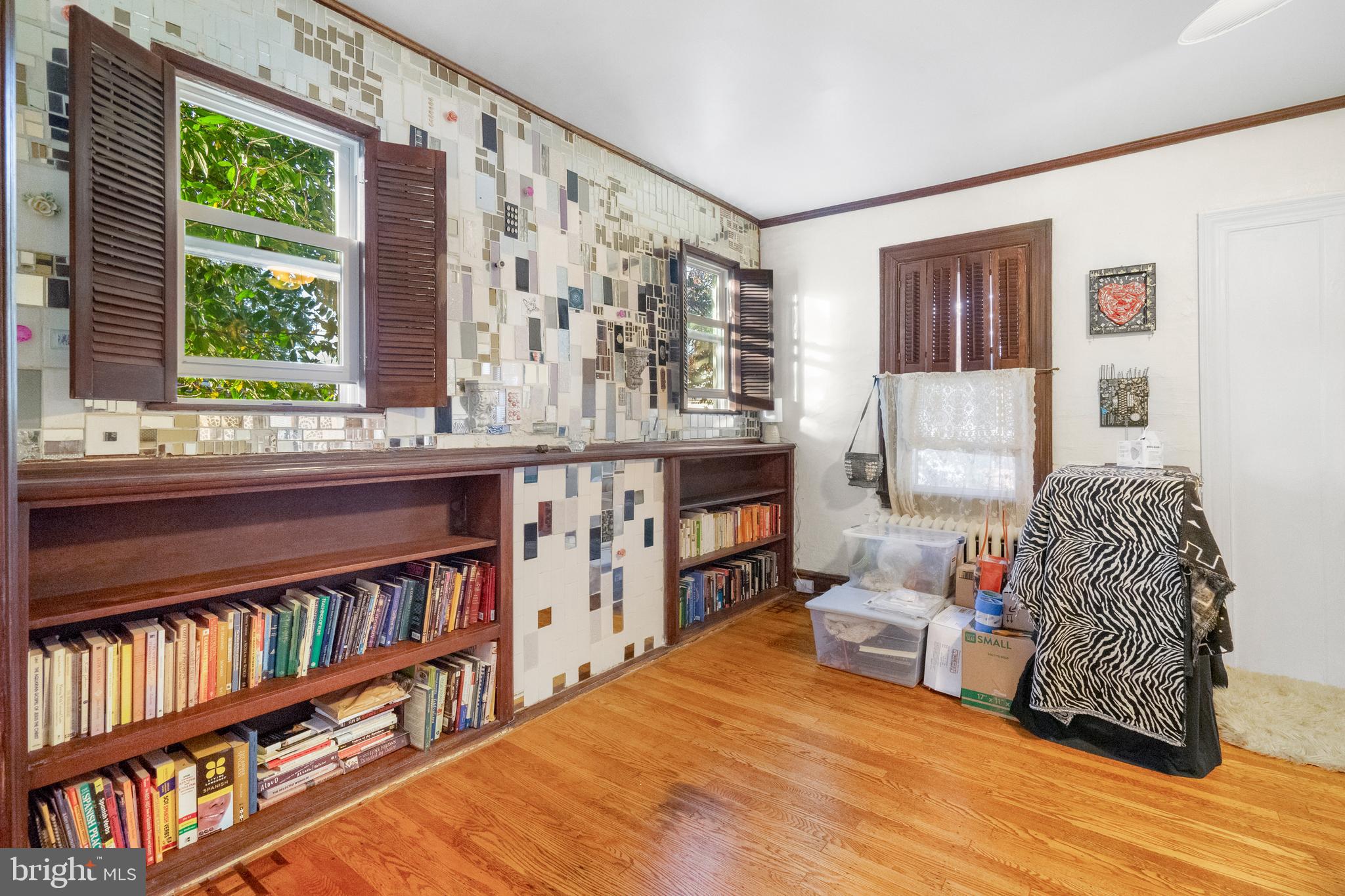 1808 Griffith Street Philadelphia, PA 19111 - Photo 7 of 35 Living room