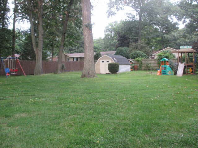 11492 Douglas Road Temperance, MI 48182 - Photo 3 of 13 20419230-2.JPG
