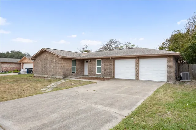 $1,600 | 425 Antares Drive, Corpus Christi, TX 78418