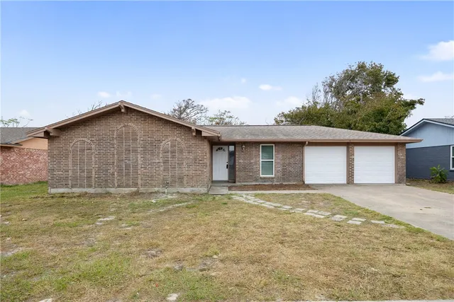 $1,600 | 425 Antares Drive, Corpus Christi, TX 78418