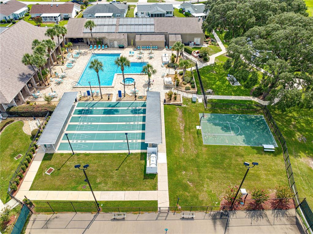 8601 Southwest 60th Circle Ocala, FL 34476 - Photo 43 of 45 a view of an outdoor space