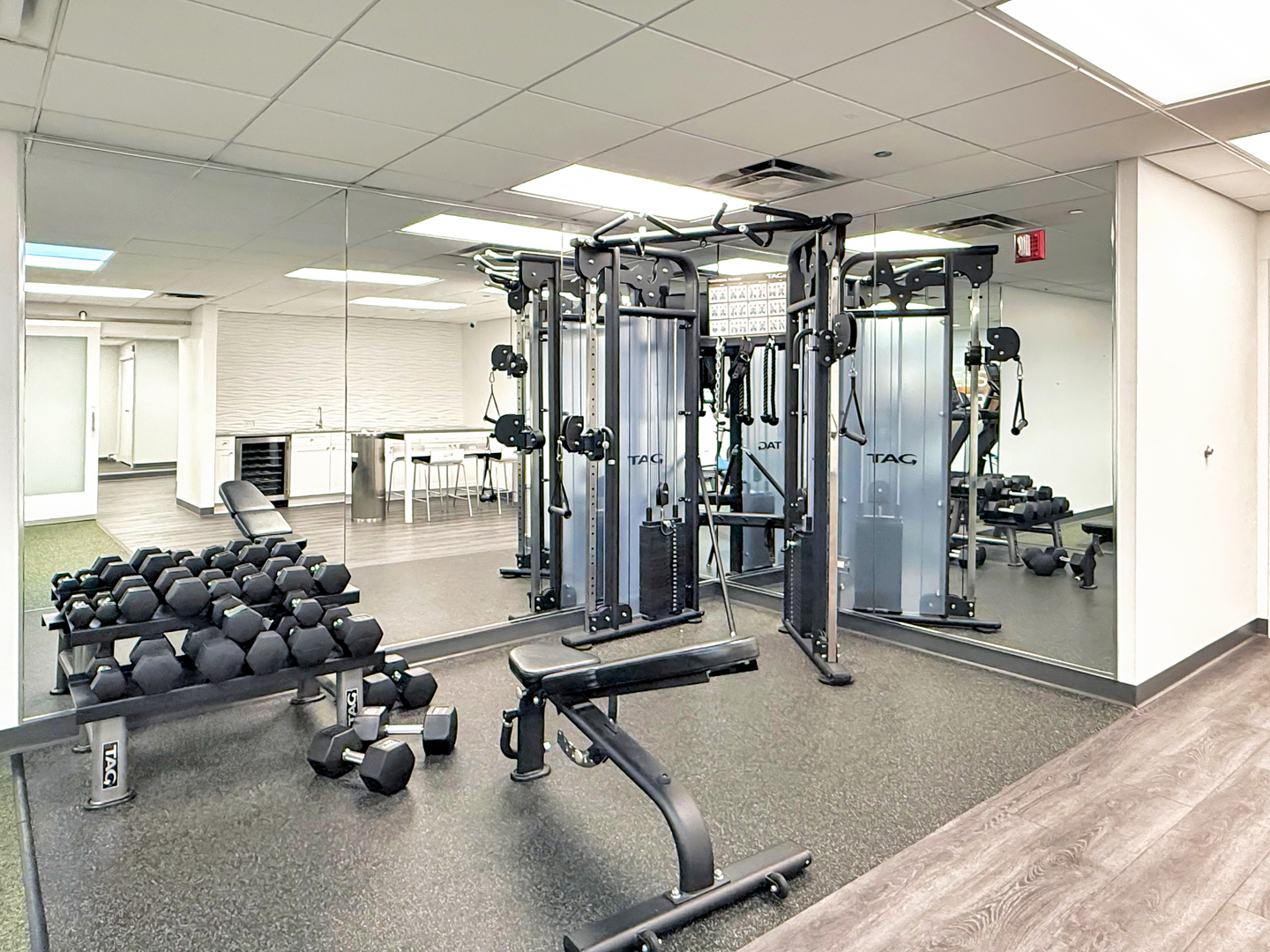 720 West Randolph Street, Unit 608 Chicago, IL 60661 - Photo 36 of 40 a room with gym equipment