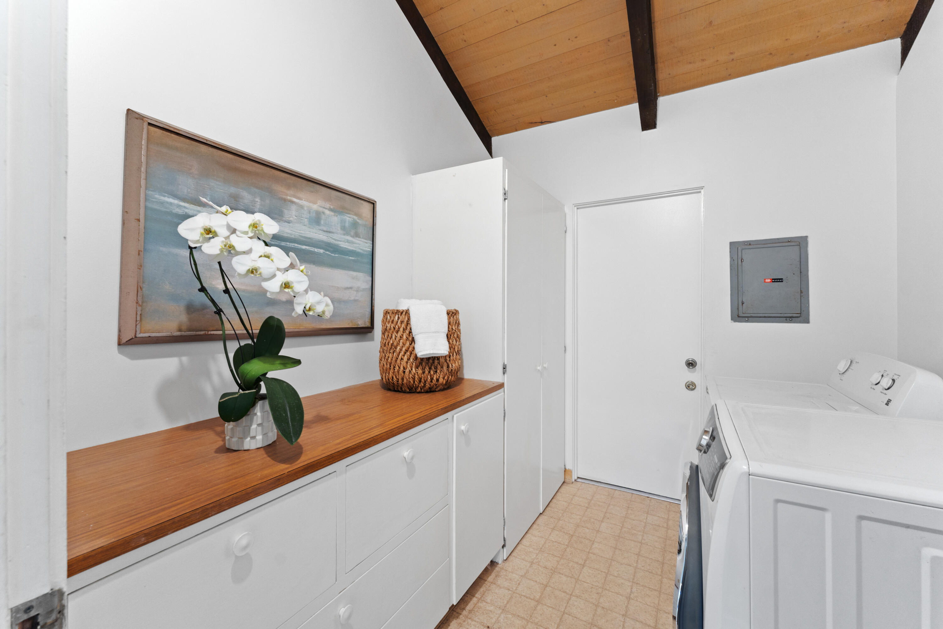 673 Cold Spring Road Montecito, CA 93108 - Photo 14 of 16 Laundry Room