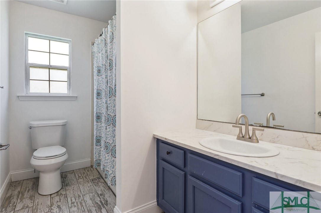 205 Druid Road Savannah, GA 31410 - Photo 18 of 25 Guest Bath