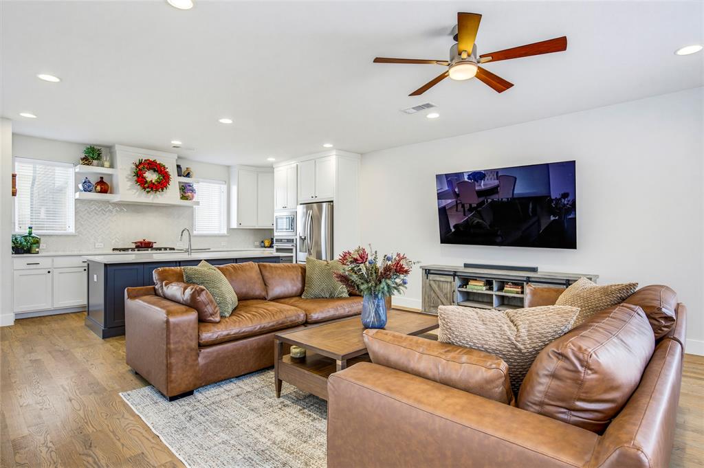 1112 Lavender Ridge Dallas, TX 75204 - Photo 11 of 37 Gallery Image 11