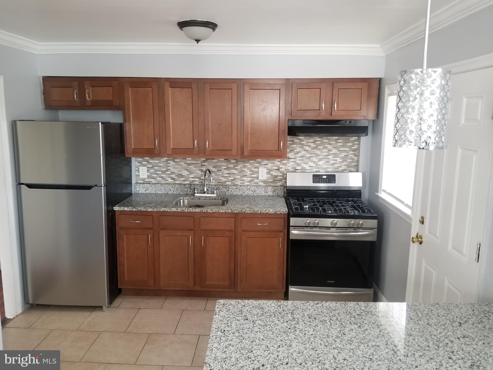 5154 Stafford Road Baltimore, MD 21229 - Photo 9 of 25