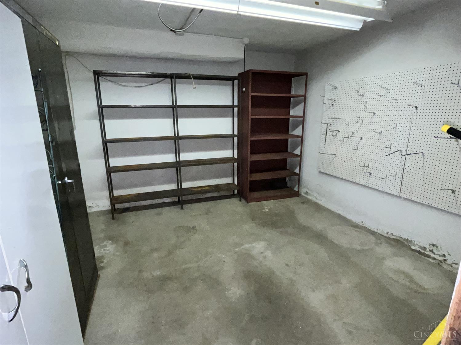 3002 Ferguson Road Cincinnati, OH 45238 - Photo 35 of 36 Gallery Image 35