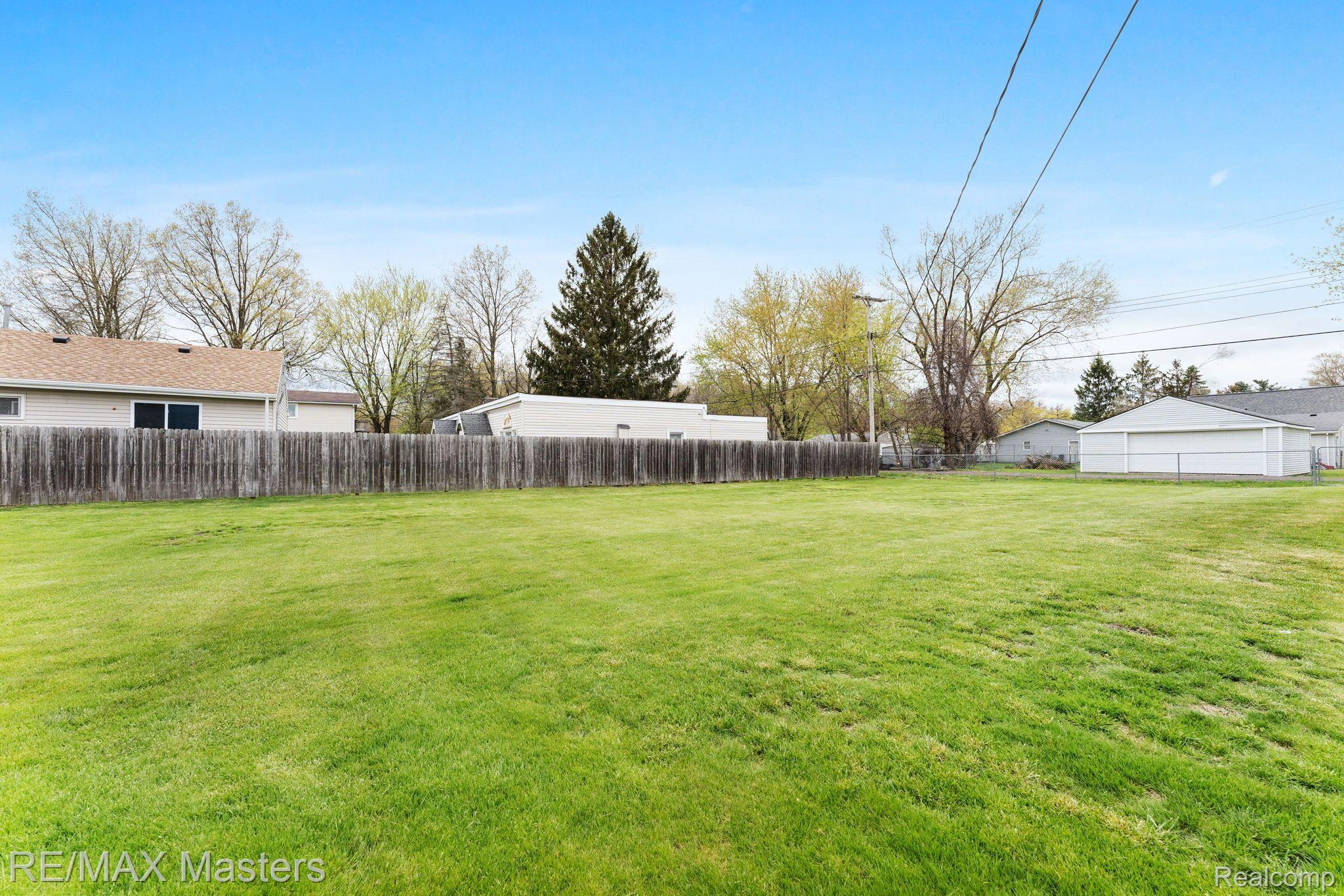 36540 Bismark Road New Boston, MI 48164 - Photo 24 of 25 Gallery Image 24