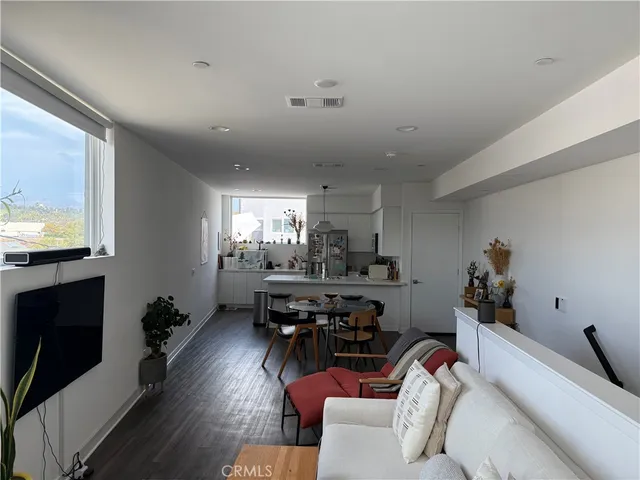 $4,500 | 3022 North Coolidge Avenue, Los Angeles, CA 90039