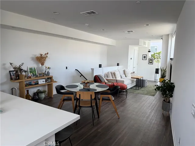 $4,500 | 3022 North Coolidge Avenue, Los Angeles, CA 90039