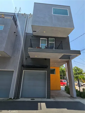 $4,500 | 3022 North Coolidge Avenue, Los Angeles, CA 90039