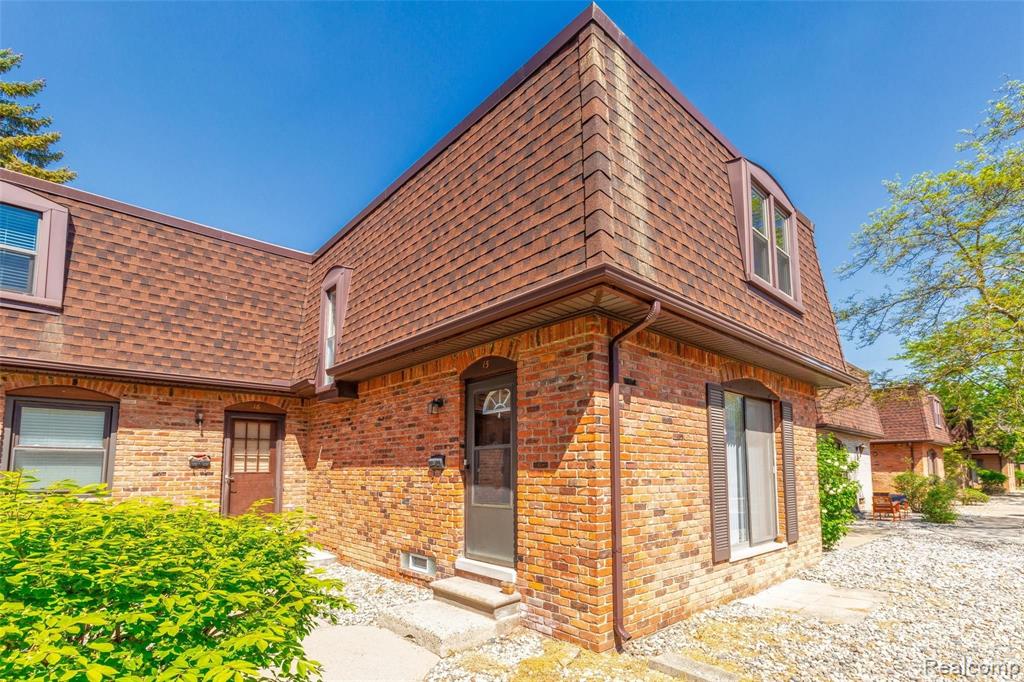 5055 Crooks Road, Unit 15 Royal Oak, MI 48073 - Photo 1 of 22