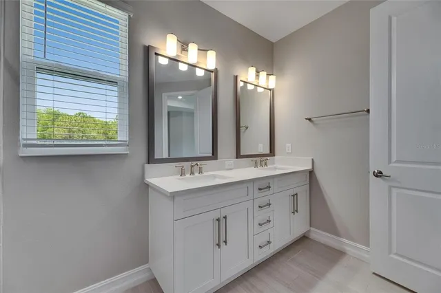 $3,150 | 4899 Isola Court, Wesley Chapel, FL 33543