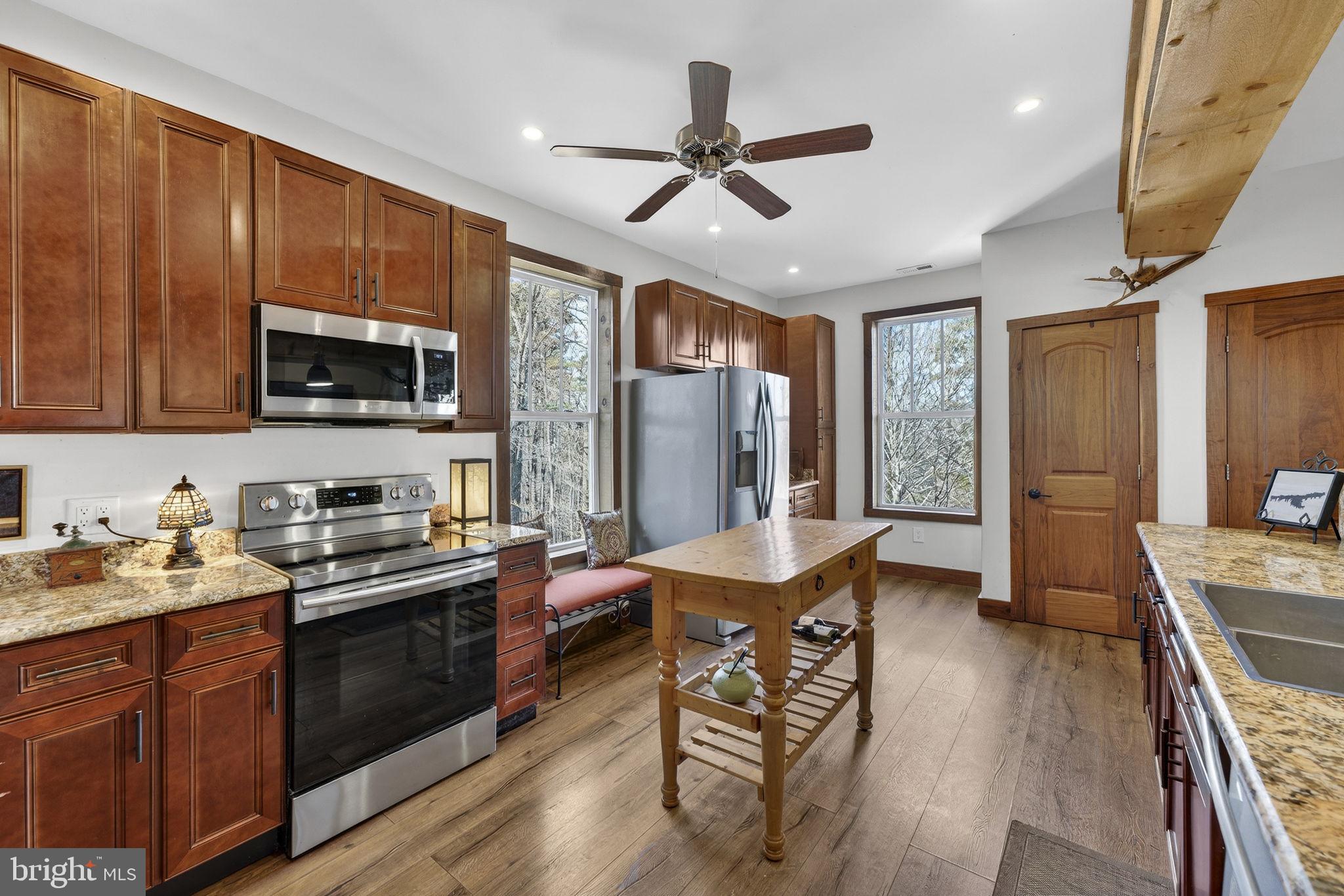 40 Angel Kiss Lane Castleton, VA 22716 - Photo 12 of 56 Easy flow workspace to create the best meals