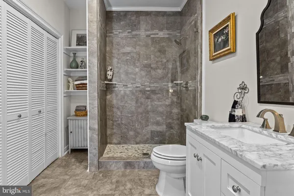 $1,145,000 | 40 Angel Kiss Lane, Castleton, VA 22716