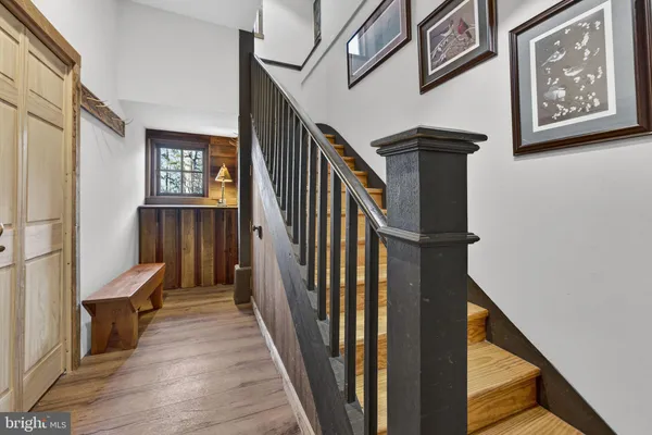 $1,145,000 | 40 Angel Kiss Lane, Castleton, VA 22716