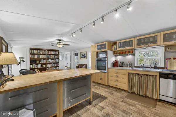 $1,145,000 | 40 Angel Kiss Lane, Castleton, VA 22716