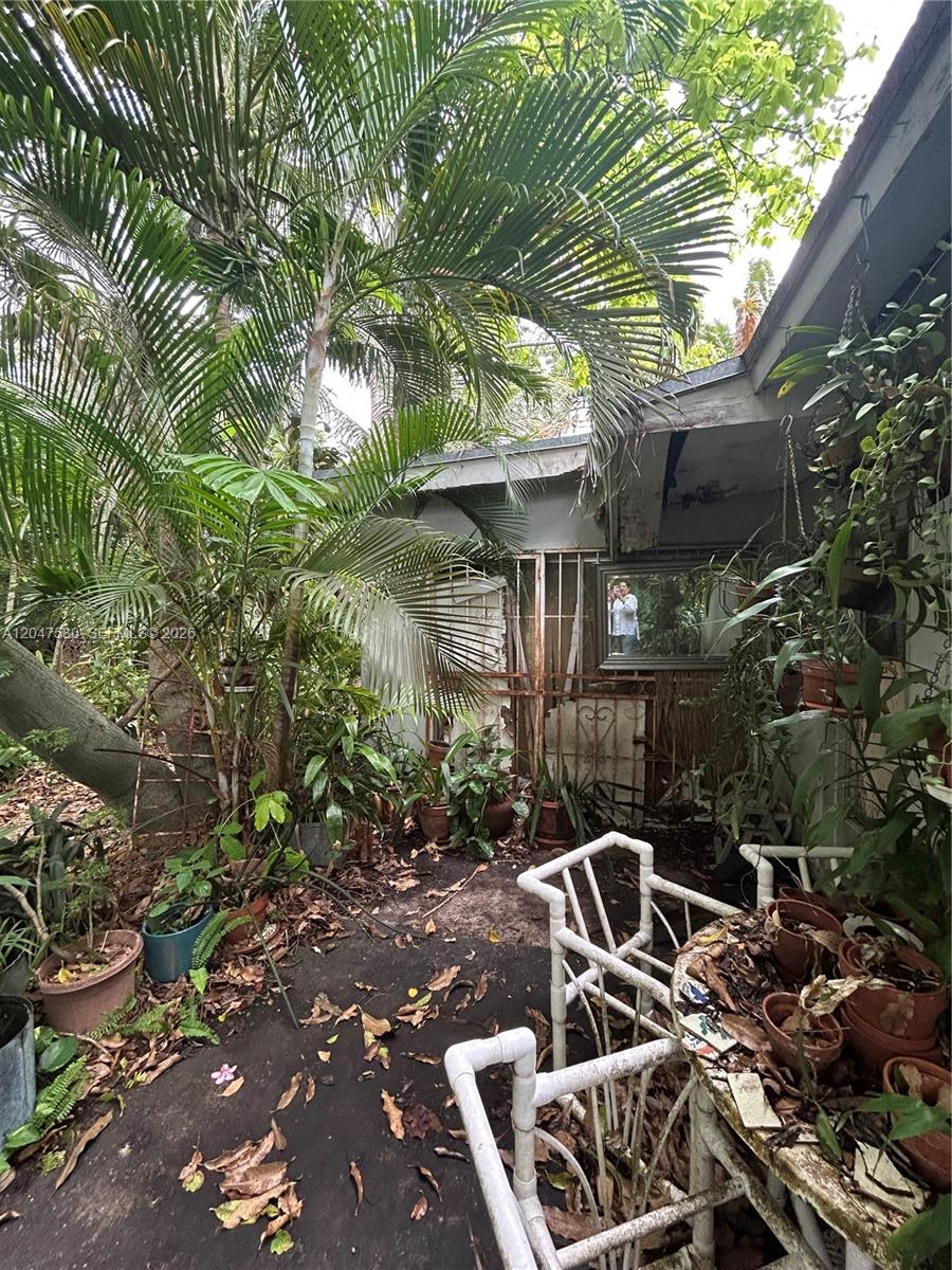 8285 Southwest 47th Street Miami, FL 33155 - Photo 13 of 18