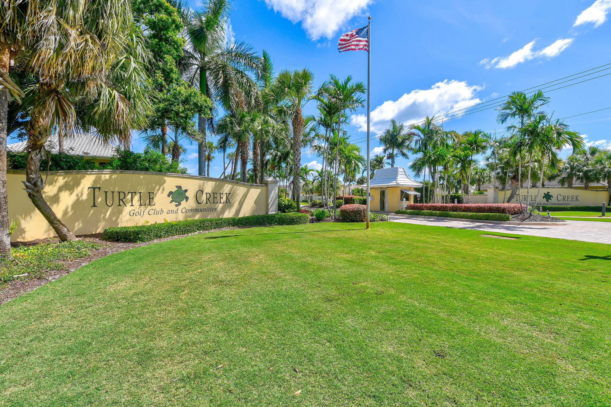 3 Southeast Turtle Creek Drive, Unit E Tequesta, FL 33469 - Photo 5 of 51 a view of a park with plants and trees