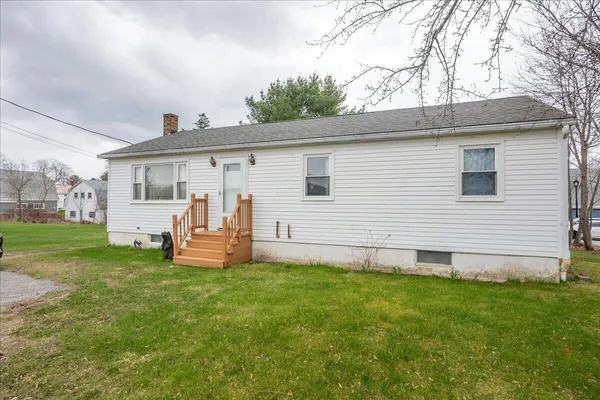 $379,900 | 7 Watts Avenue, Thomaston, ME 04861