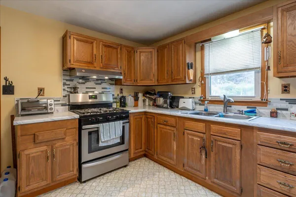 $379,900 | 7 Watts Avenue, Thomaston, ME 04861