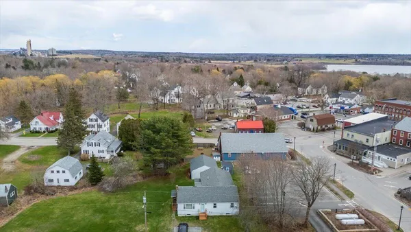 $379,900 | 7 Watts Avenue, Thomaston, ME 04861
