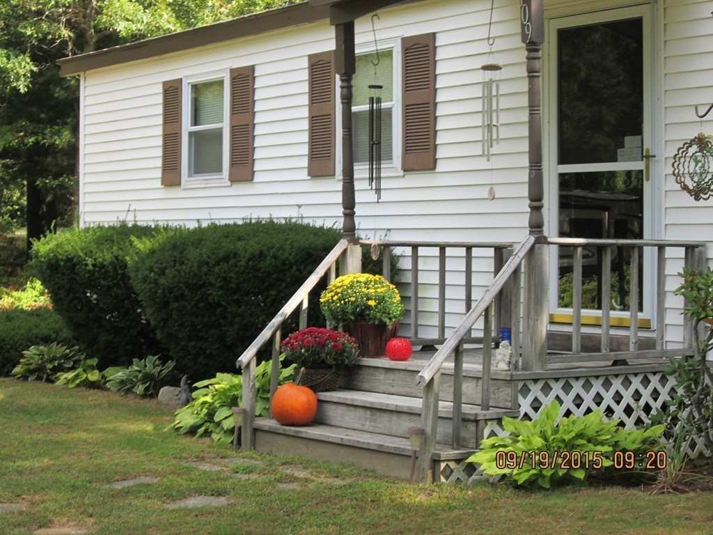 109 Bullock Road Freetown, MA 02717 - Photo 2 of 30 Gallery Image 2