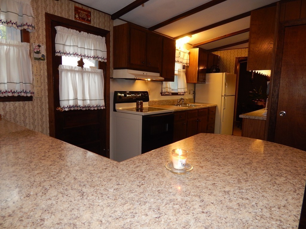109 Bullock Road Freetown, MA 02717 - Photo 4 of 30 Gallery Image 4