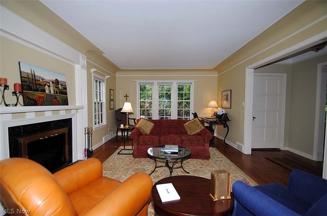 2579 Edgerton Road Cleveland, OH 44118 - Photo 5 of 34 Gallery Image 5