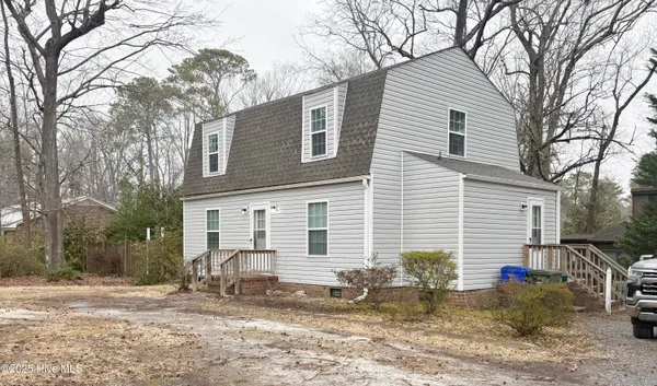 $1,700 | 1215 East Wright Road, Greenville, NC 27858