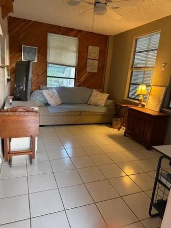 $439,900 | 1570 Northeast 15th Street, Homestead, FL 33033