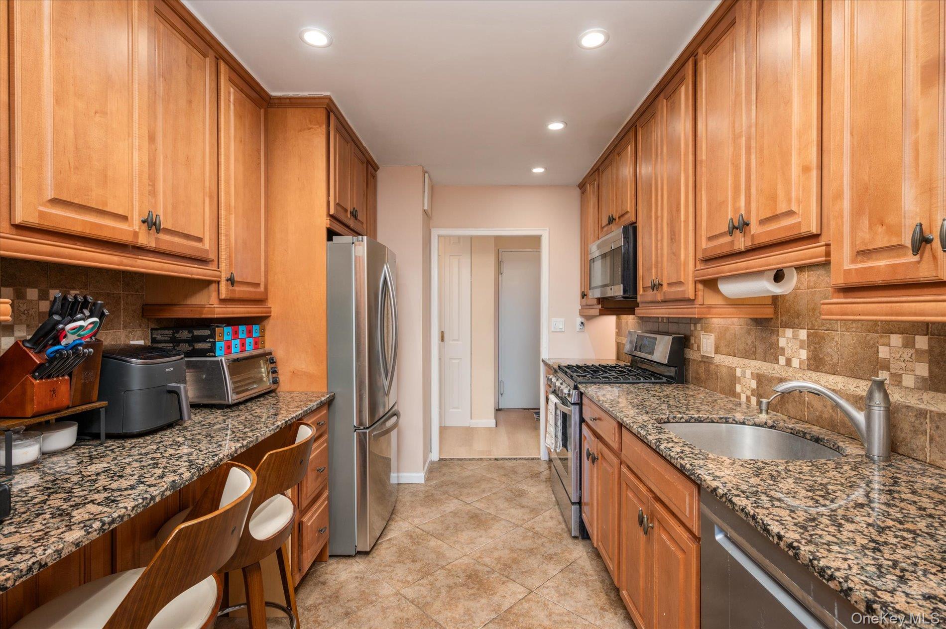 700 Shore Road, Unit 7N Long Beach, NY 11561 - Photo 9 of 27