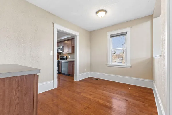 $300,000 | 2433 Youngman Avenue West, St. Paul, MN 55116