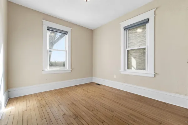 $300,000 | 2433 Youngman Avenue West, St. Paul, MN 55116