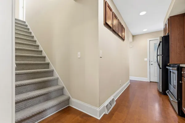 $300,000 | 2433 Youngman Avenue West, St. Paul, MN 55116