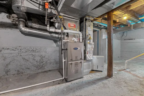 $300,000 | 2433 Youngman Avenue West, St. Paul, MN 55116