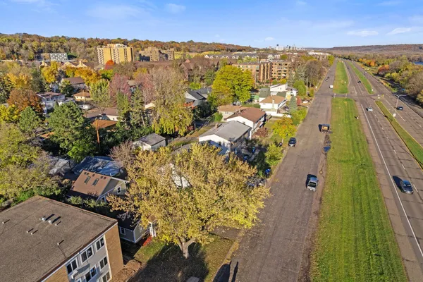 $300,000 | 2433 Youngman Avenue West, St. Paul, MN 55116