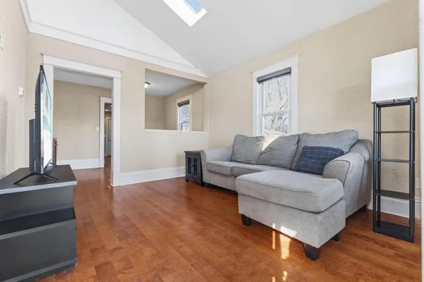 $300,000 | 2433 Youngman Avenue West, St. Paul, MN 55116