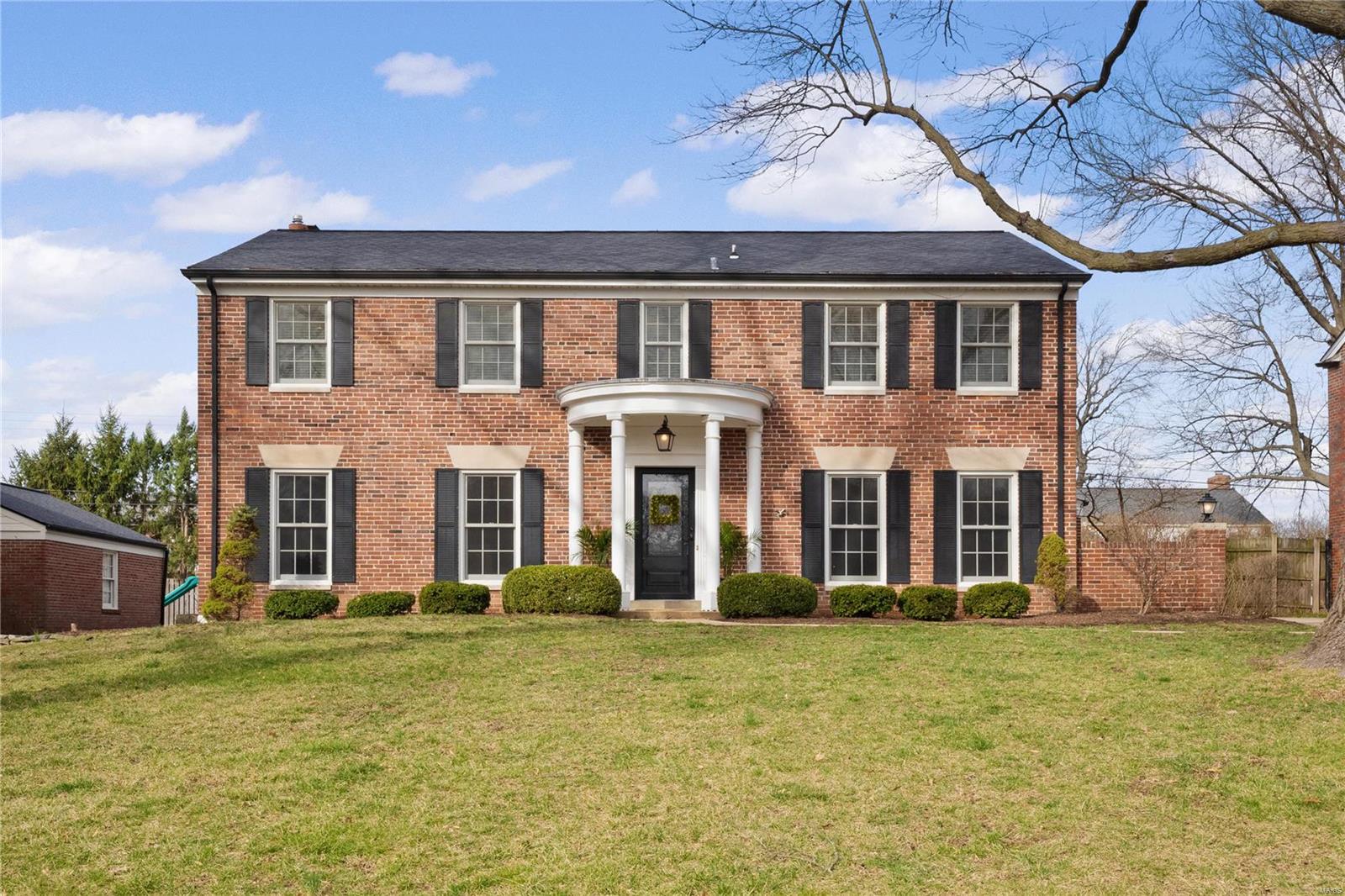 39 Rio Vista Drive St. Louis, MO 63124 - Photo 1 of 32 Gallery Image 1