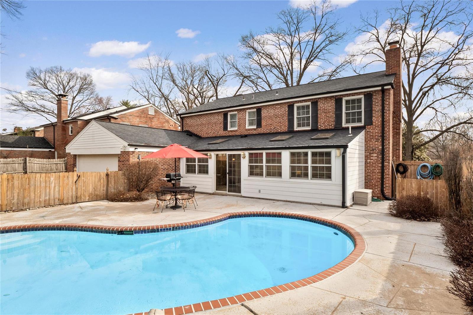 39 Rio Vista Drive St. Louis, MO 63124 - Photo 2 of 32 Gallery Image 2