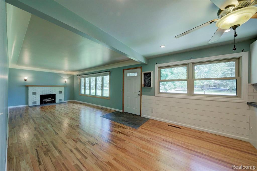 5666 Pinckney Road Howell, MI 48843 - Photo 6 of 38